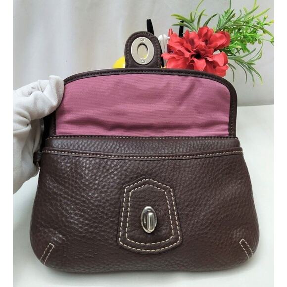 Coach Legacy Brown Pebbled Leather Turnlock Zipper Closure Wristlet -Coin Wallet - Picture 9 of 12